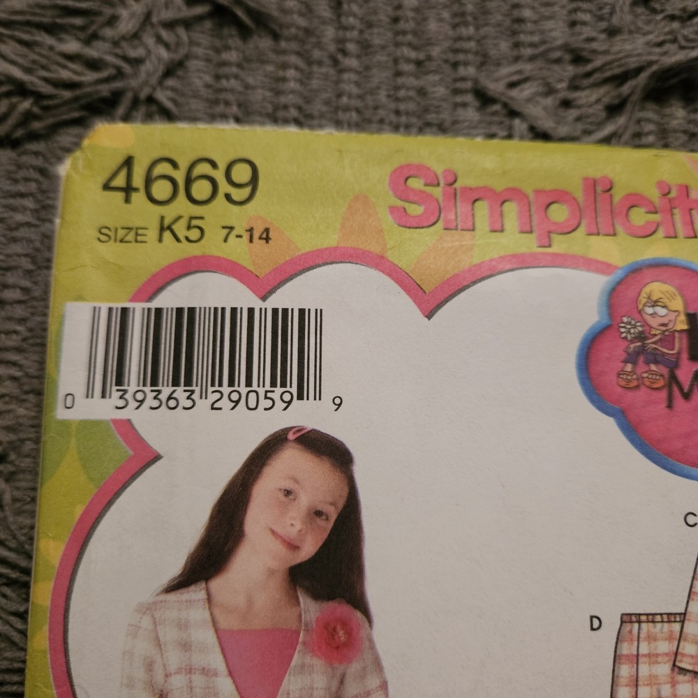 Simplicity sewing pattern 4669 Lizzie McGuire GIRLS 7-14 top/skirt/pants Uncut - Picture 2 of 5